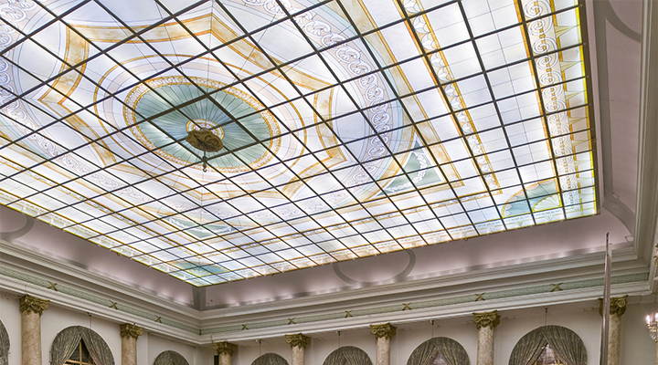 Dettaglio del lucernario in vetro soffiato