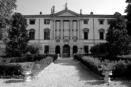 Vista esterna di Villa Orti Manara