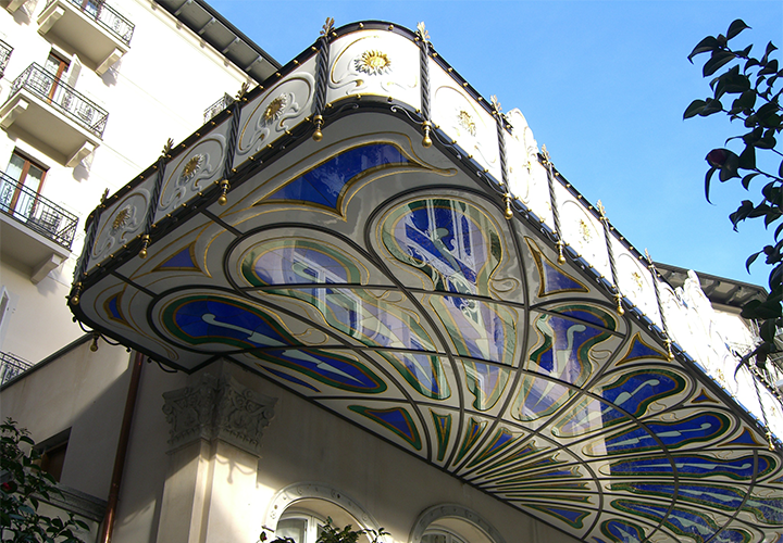 dettaglio pensilina regina palace hotel